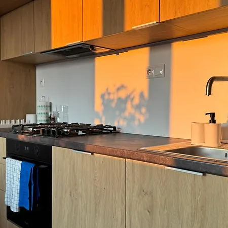 Castle View 3br In Old Town Apartment