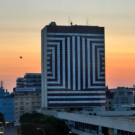 Castle View 3br In Old Town Apartman *