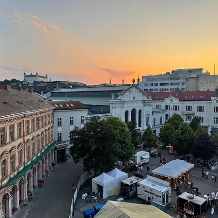 Castle View 3br In Old Town * Bratislava