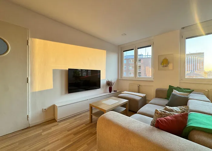 Castle View 3br In Old Town Apartament