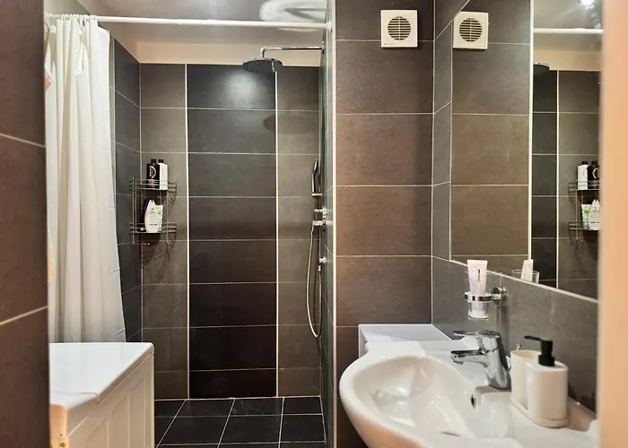 Castle View 3br In Old Town Apartament